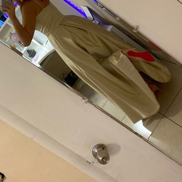 HEBEOS LIMITED Elegant Cream Maxi Dress - Picture 6 of 6